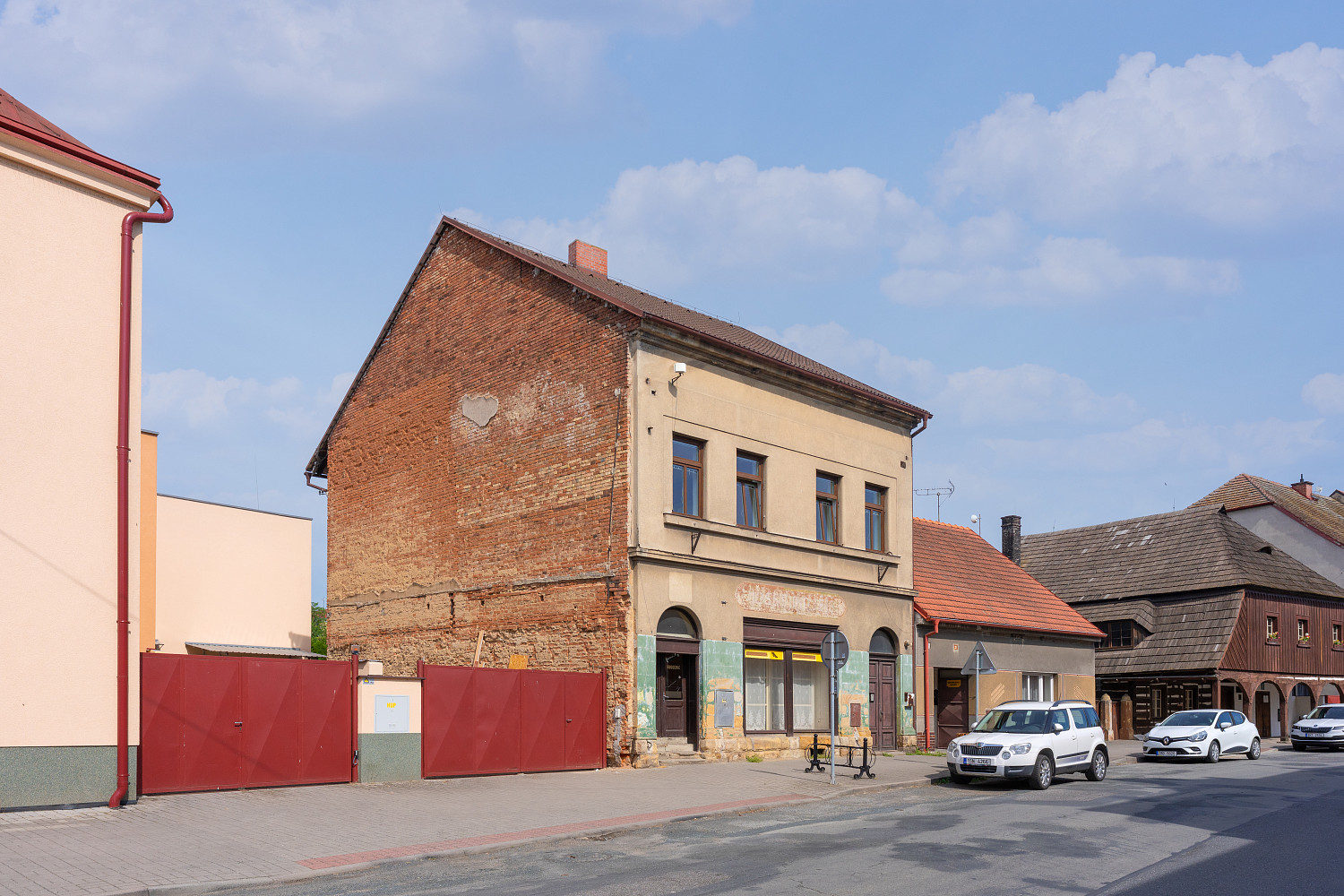Prodej domu (jiného typu) 200 m² s pozemkem 172 m²
