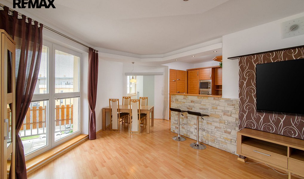 Pronájem bytu 4+kk 87 m², Čelákovice – náhled fotky 2