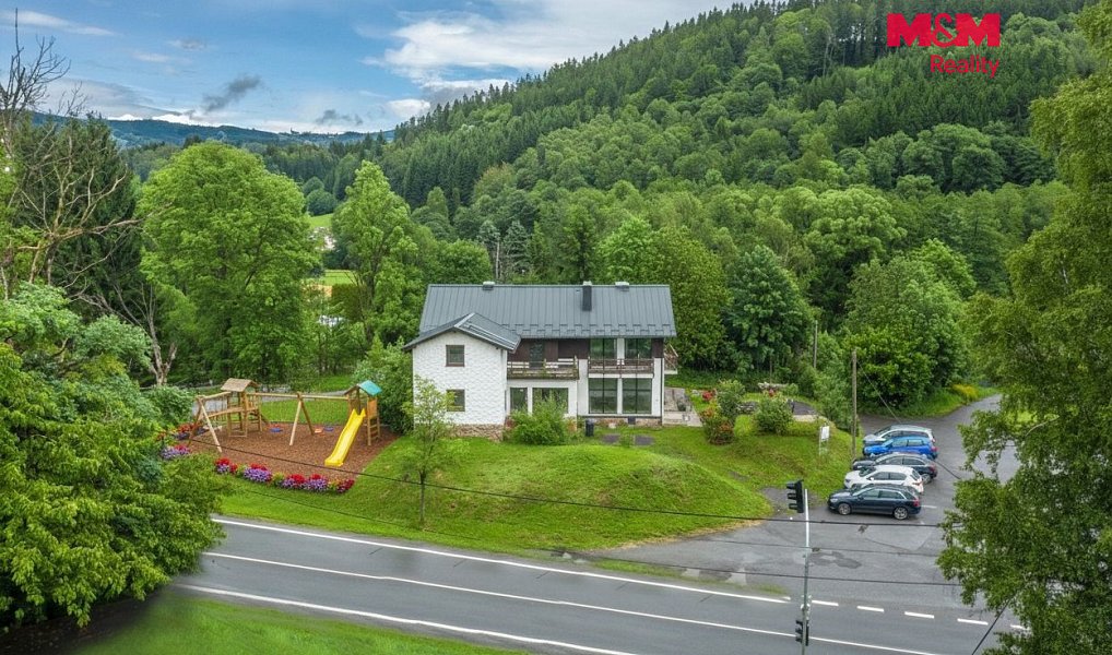 Prodej ubytovacího objektu 500 m², Plavy – náhled fotky 17