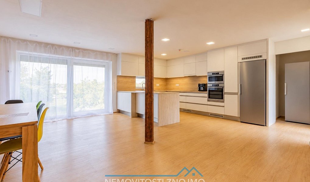 Prodej domu 220 m² s pozemkem 1 436 m², Chvalovice – náhled fotky 4