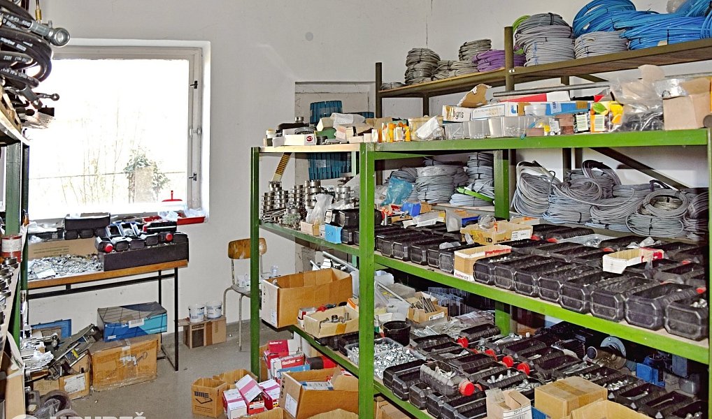 Prodej výrobních prostor 996 m², Chrast – náhled fotky 13