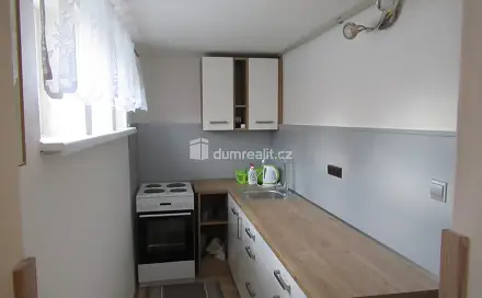 Pronájem bytu 1+kk 22 m², V Zahradě, Zbuzany, okres Praha-západ