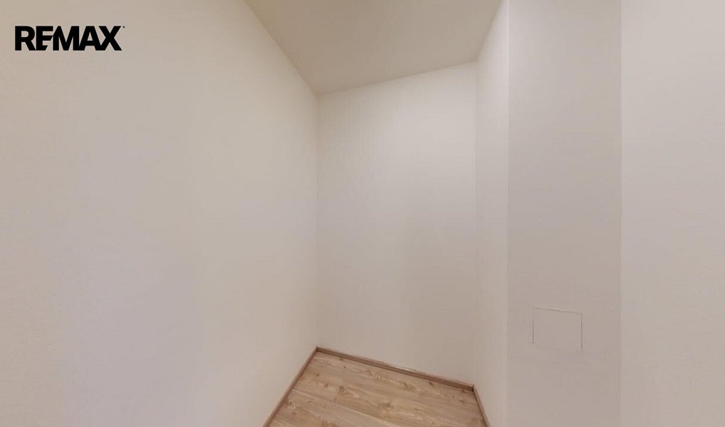 Pronájem bytu 1+kk 38 m², Holubice – náhled fotky 11