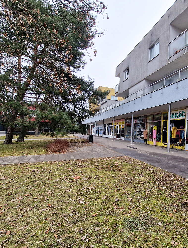Prodej obchodní jednotky v centru Otrokovic – pohled 2