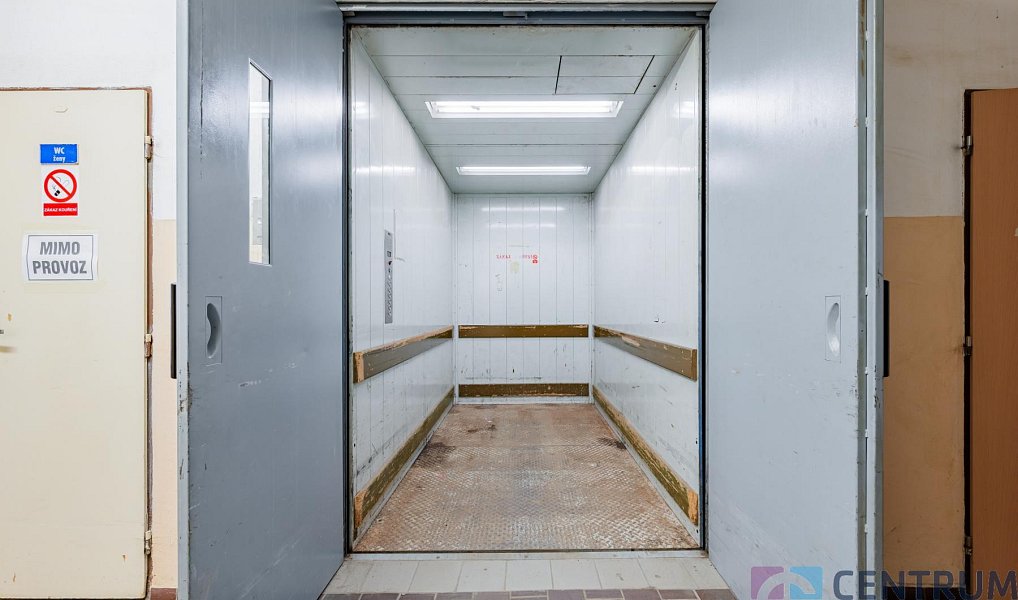 Pronájem skladovacích prostor 631 m², Turnov – náhled fotky 10