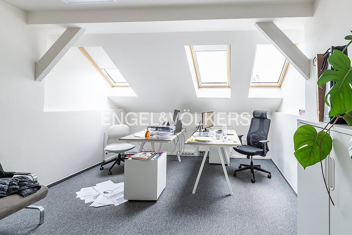 Pronájem kanceláře 102 m² – fotografie 4