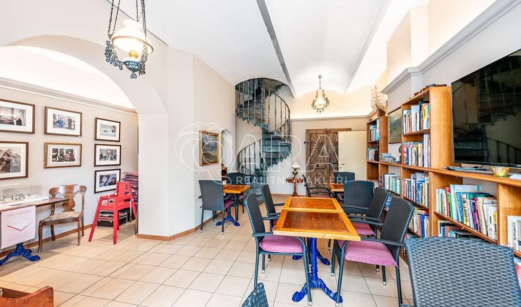 Prodej obchodních prostor 377 m², Radnice – náhled fotky 27