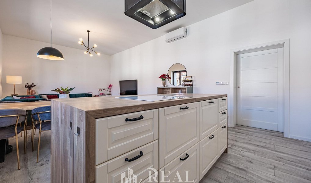 Prodej domu 240 m² s pozemkem 400 m², Louny – náhled fotky 24