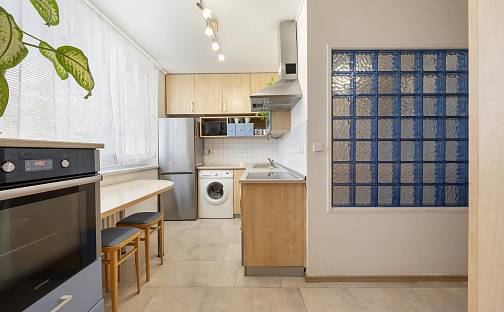 Prodej bytu 2+1 56 m², Jana Zrzavého, Prostějov