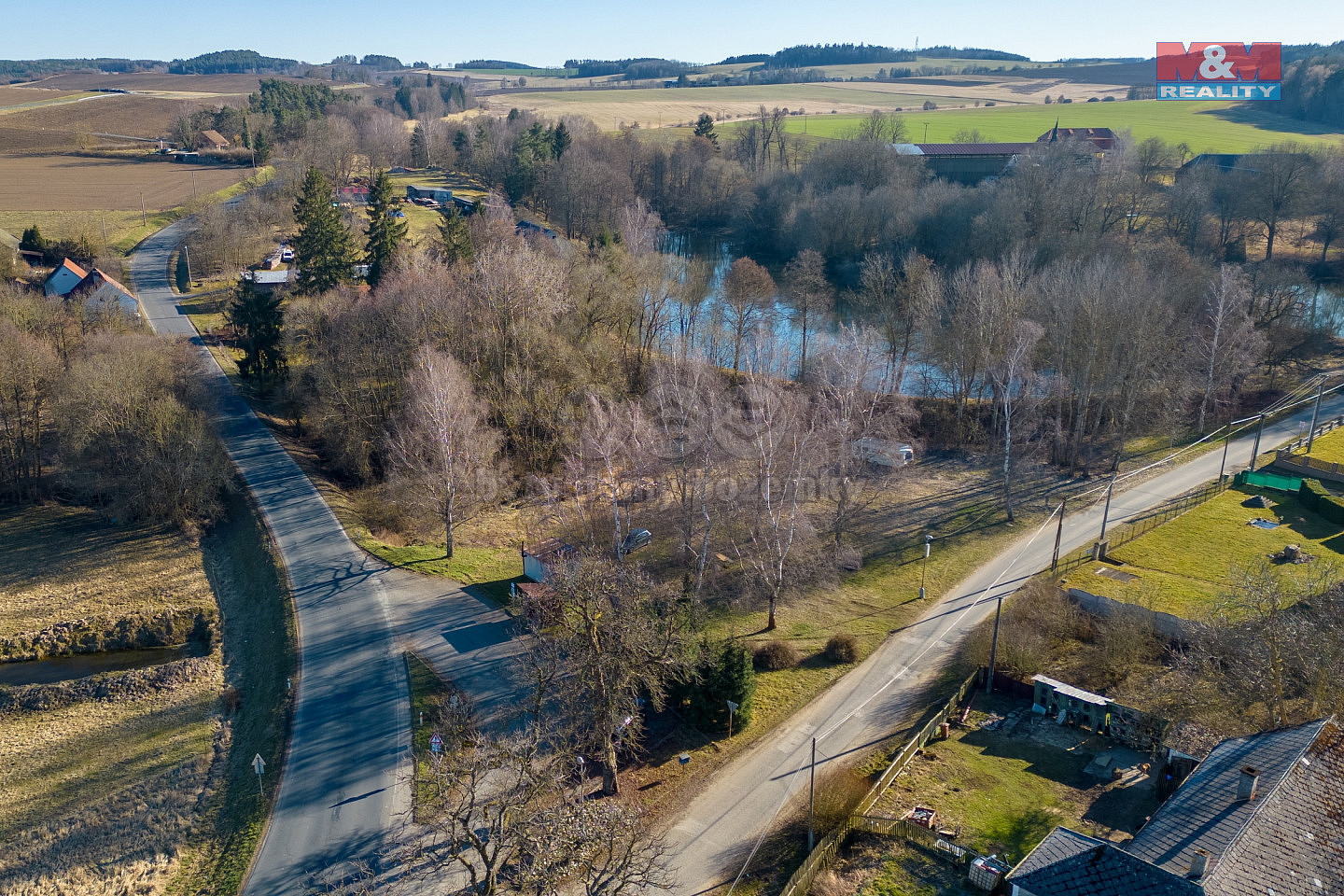 Prodej stavebního pozemku 1 672 m² – fotografie 5