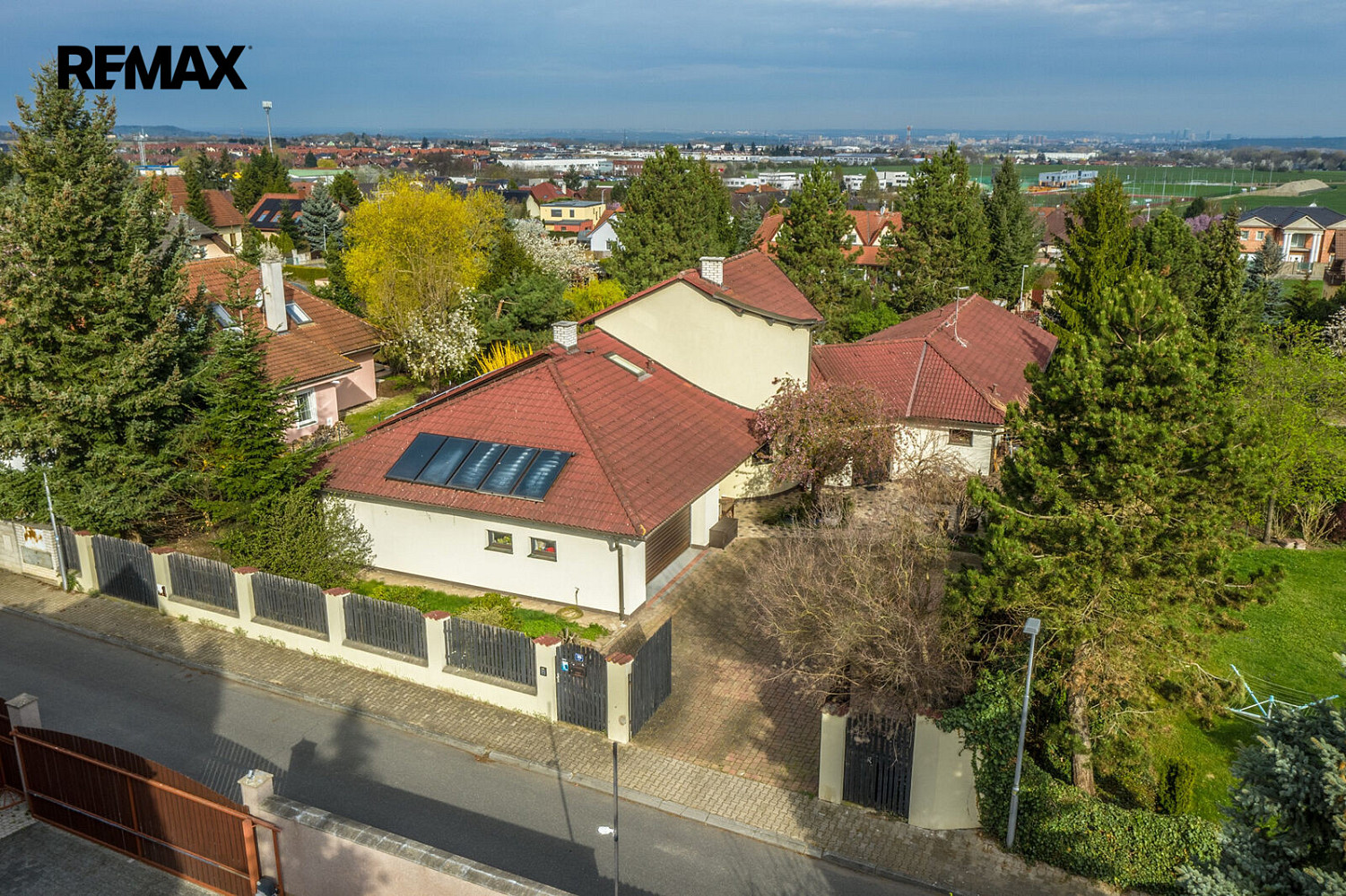 Prodej domu 309 m² s pozemkem 1 326 m² – fotografie 3