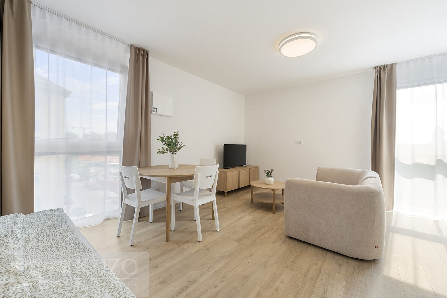 Pronájem bytu 1+kk 38 m² – fotografie 4