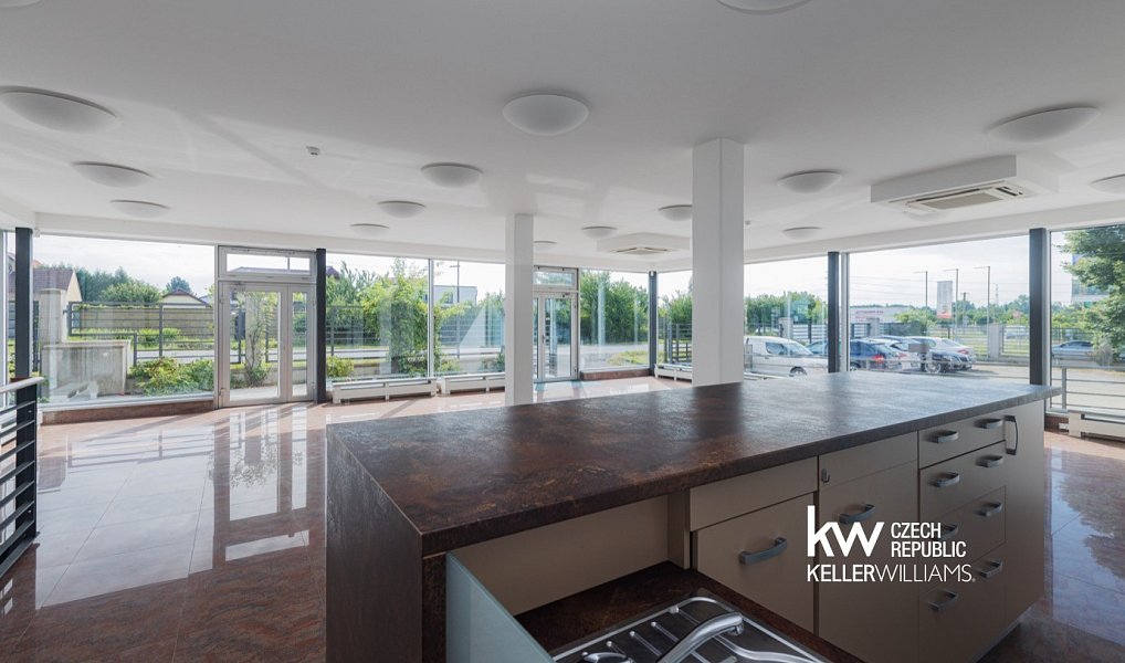 Pronájem obchodních prostor 325 m², Praha – náhled fotky 5
