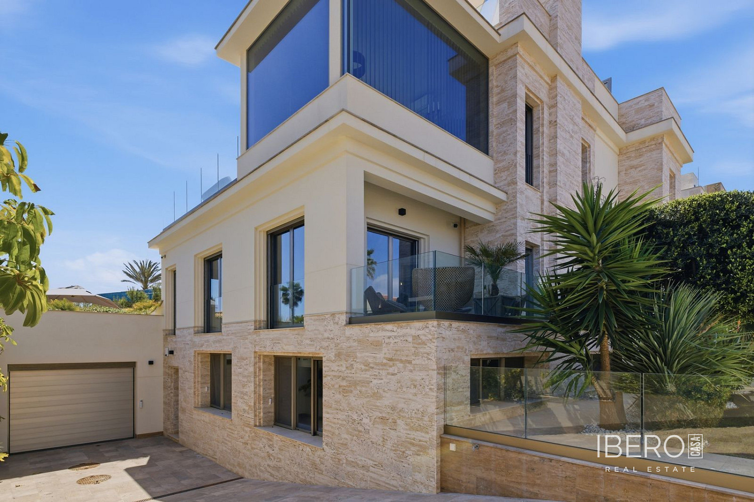 Prodej domu 442 m² s pozemkem 665 m²