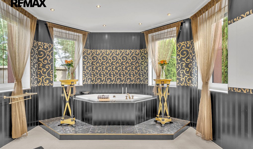 Prodej domu 285 m² s pozemkem 968 m², Šestajovice – náhled fotky 18