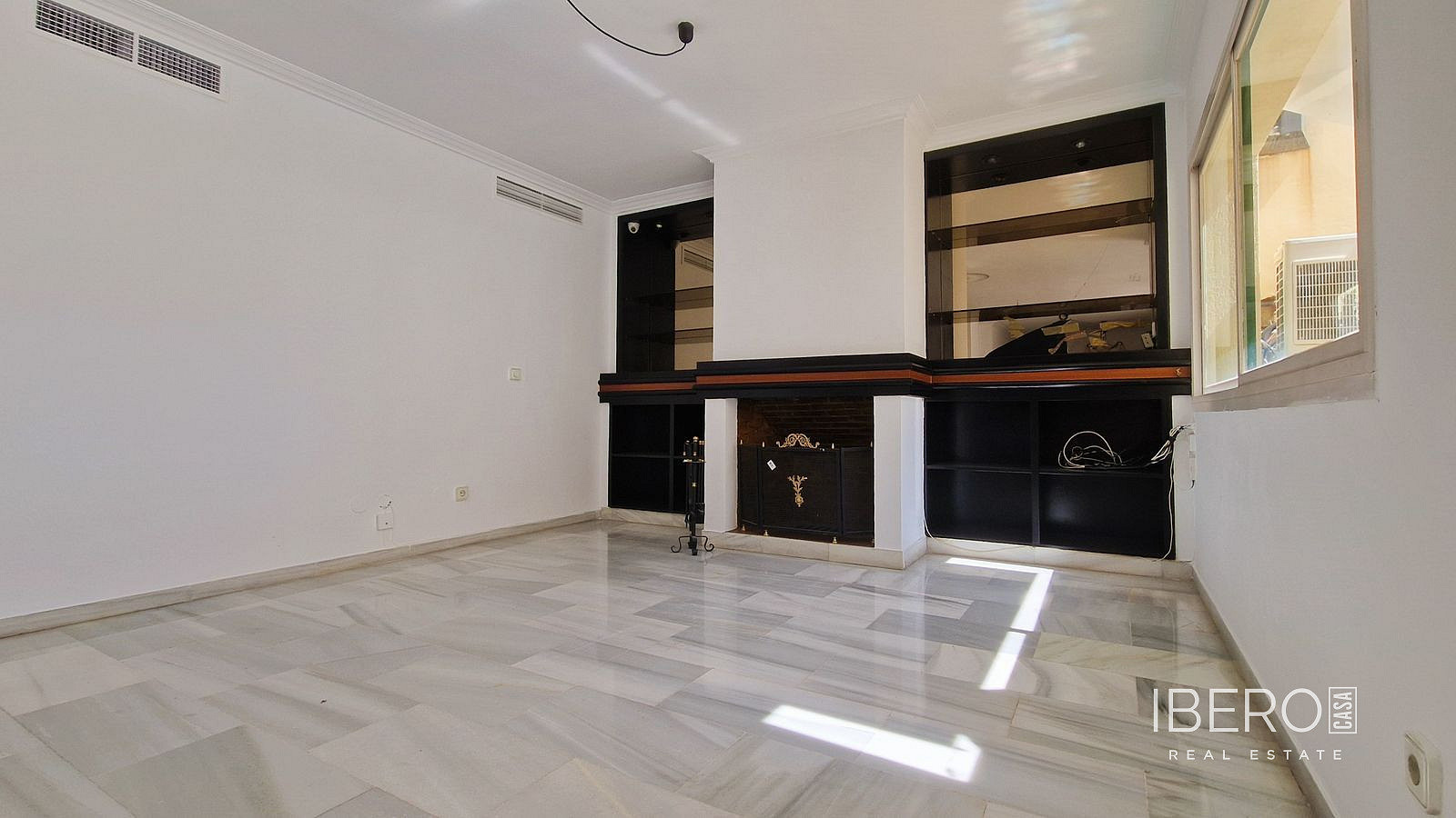 Prodej bytu 5+kk 195 m² – pohled 2