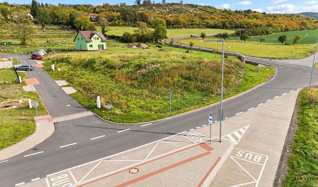 Prodej pozemku, 853 m², Chrudim, Podhořany u Ronova