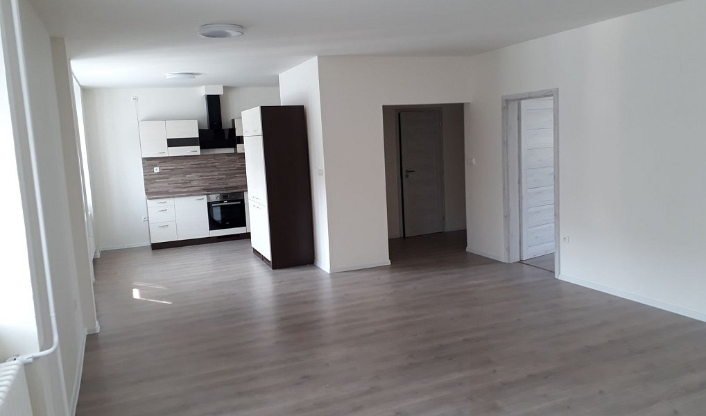 Prodej bytu 3+kk 91 m², Sezemice – náhled fotky 2