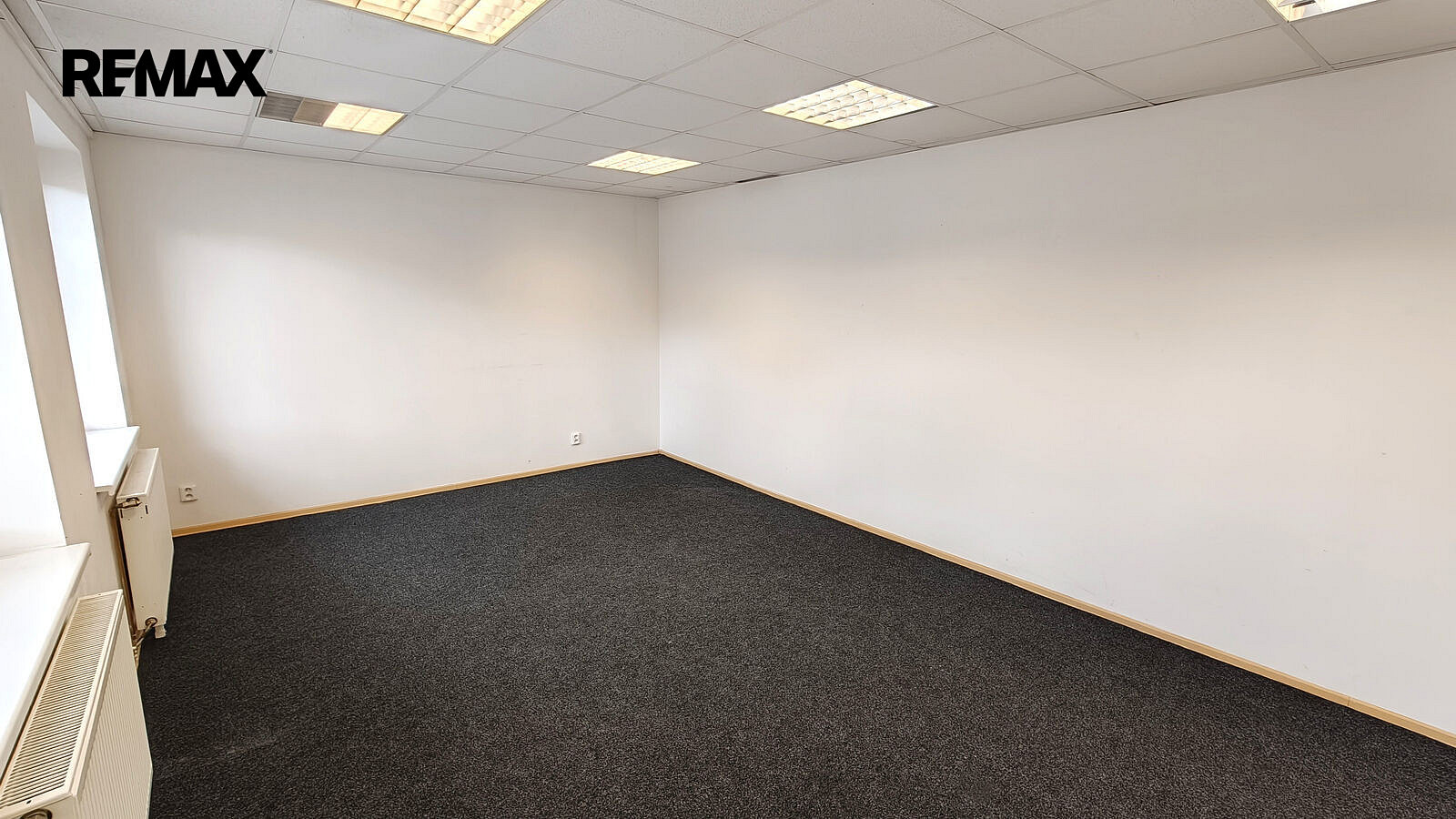 Pronájem kanceláře 22 m² – fotografie 3
