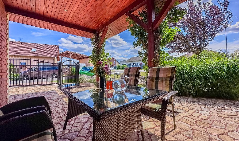 Prodej domu 150 m² s pozemkem 1 030 m², Kornatice – náhled fotky 9