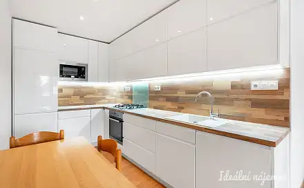 Pronájem bytu 3+kk 66 m²