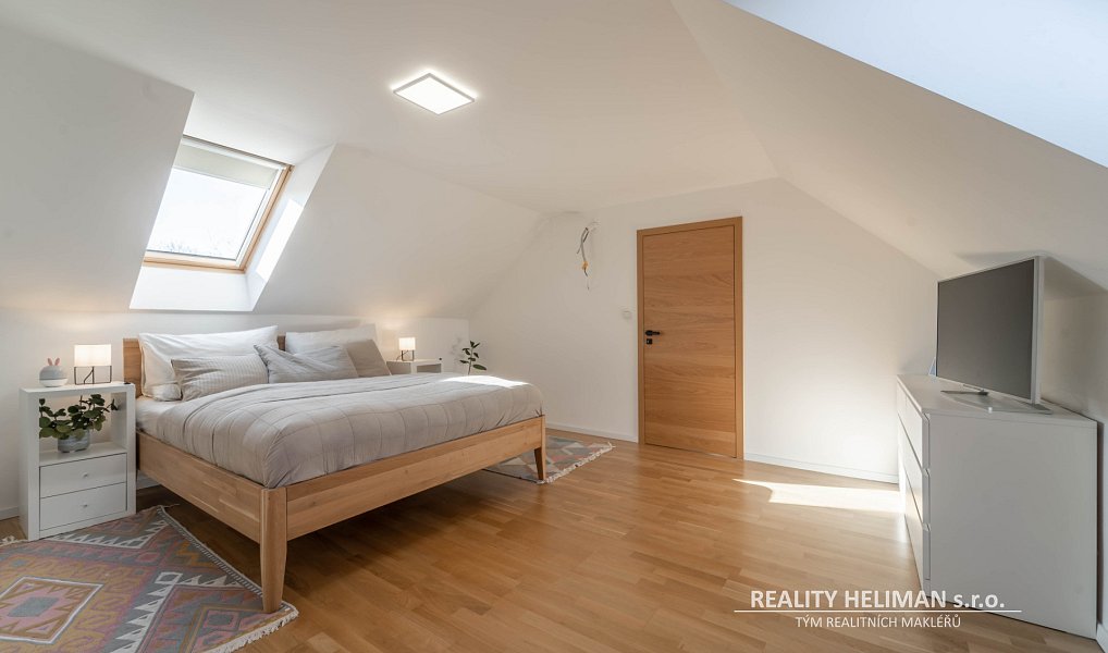 Prodej domu 260 m² s pozemkem 5 558 m², Košice – náhled fotky 28