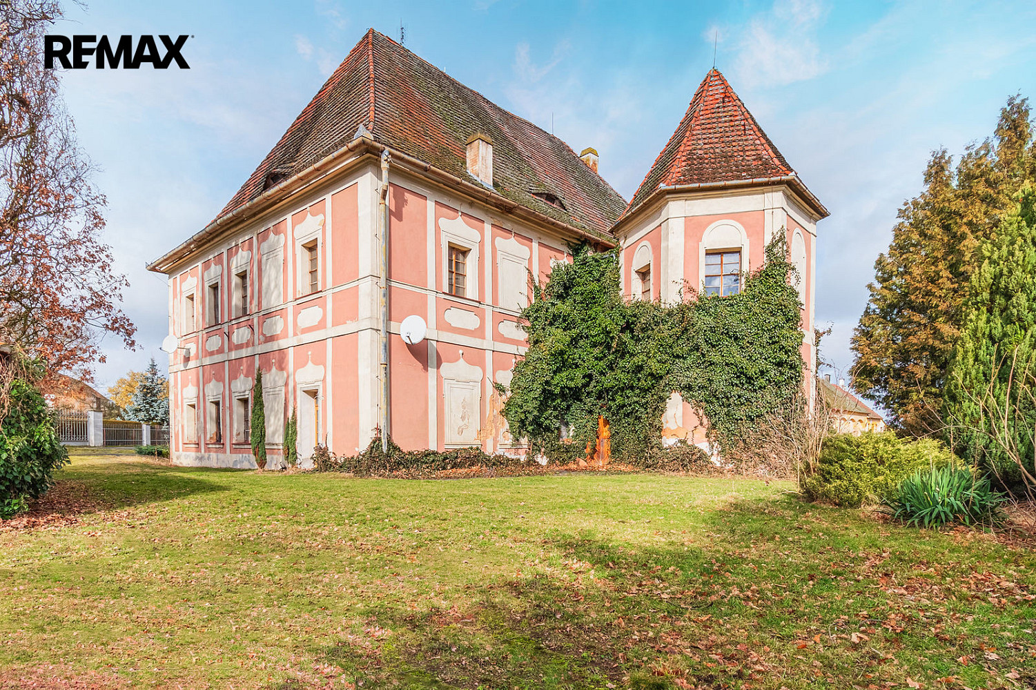 Prodej komerčního objektu (jiného typu) 700 m²
