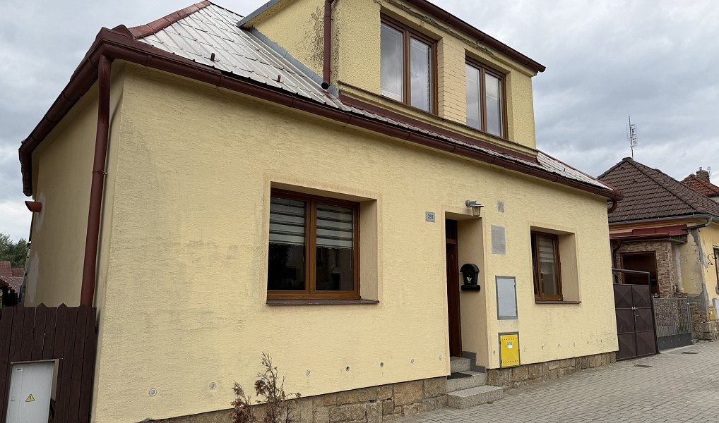 Prodej domu 150 m² s pozemkem 601 m², Strmilov – náhled fotky 2