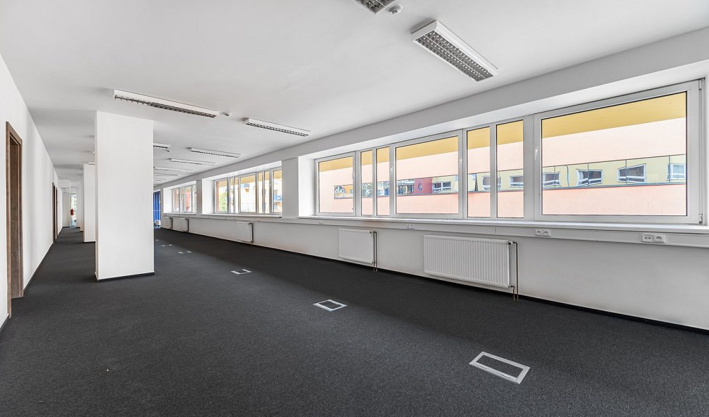 Pronájem kanceláře 285 m², Zdiby – náhled fotky 9