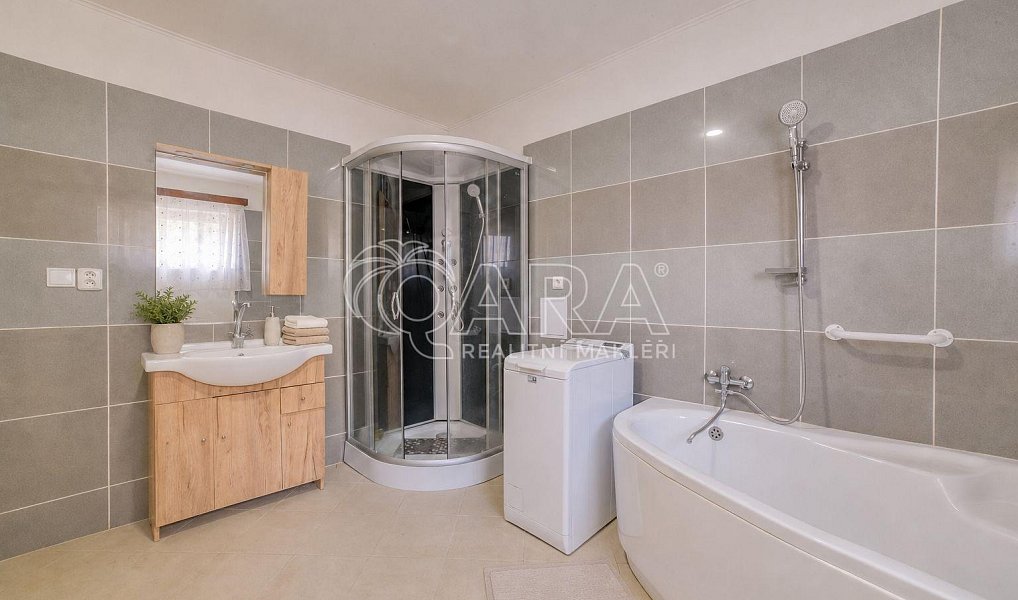 Prodej domu 306 m² s pozemkem 954 m², Podhradí – náhled fotky 8