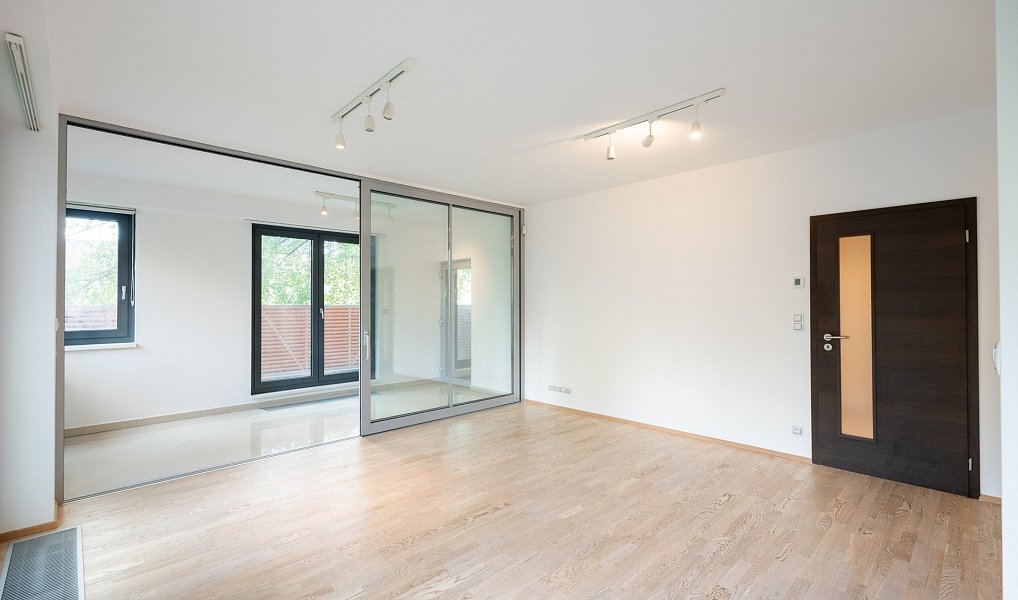 Pronájem bytu 2+kk 66 m², Praha – náhled fotky 2