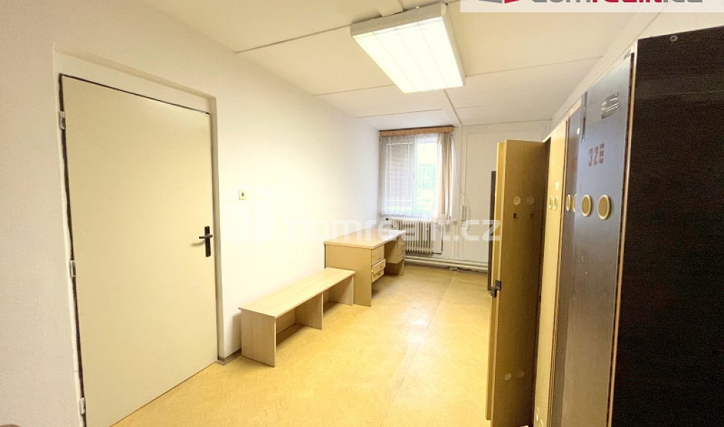Pronájem výrobních prostor 913 m², Třeboň – náhled fotky 11