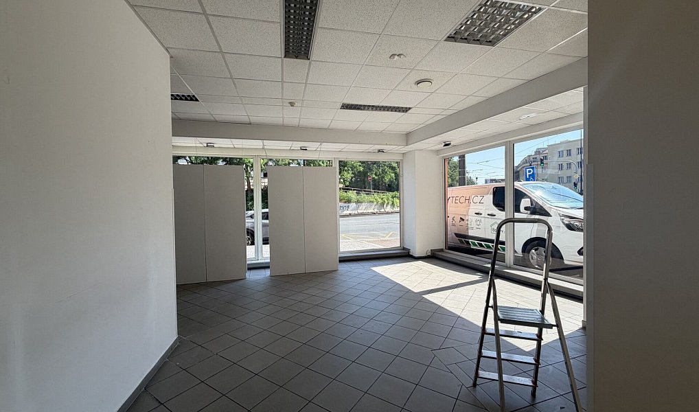 Pronájem obchodních prostor 323 m², Praha – náhled fotky 2