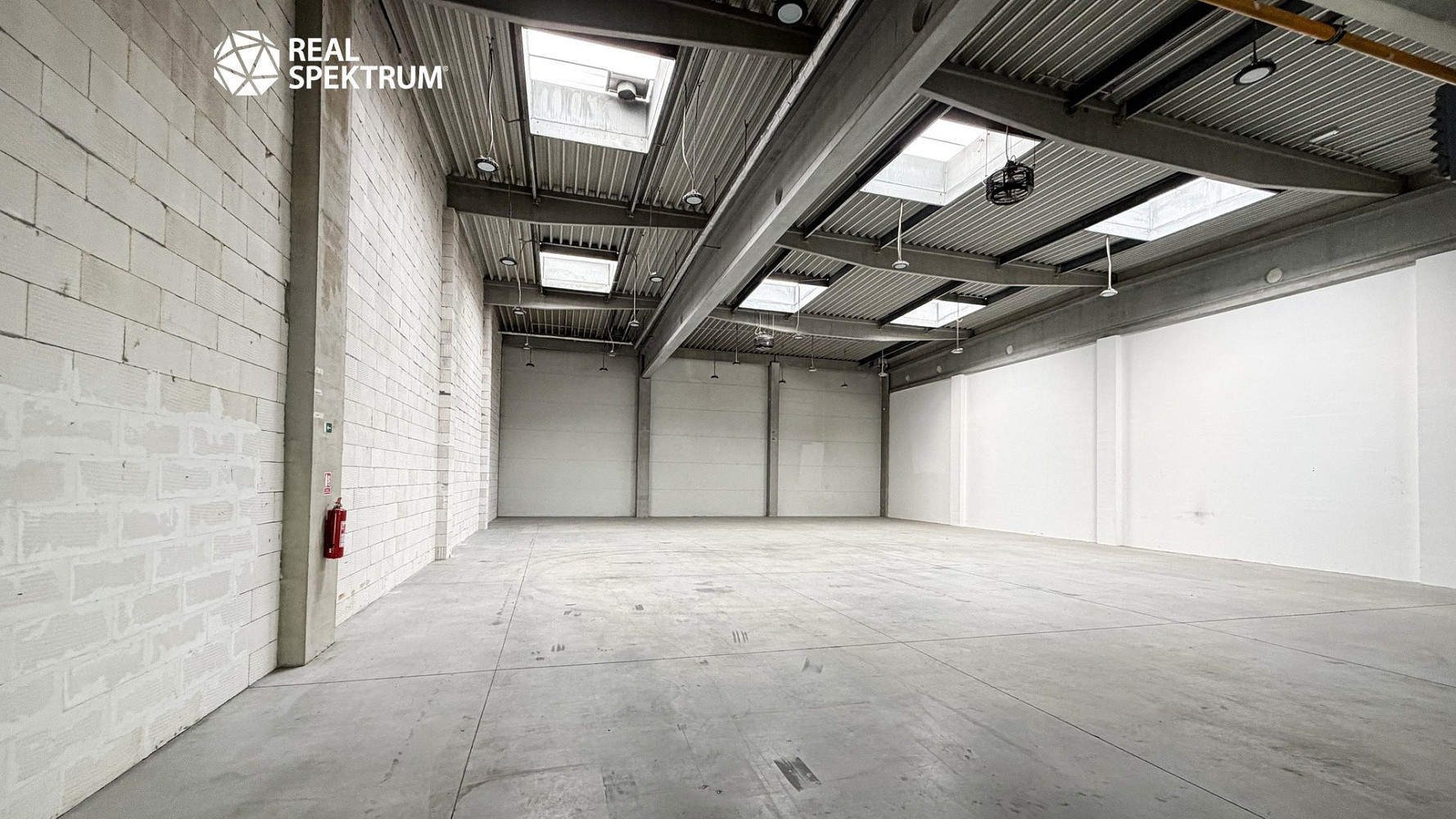 Prodej výrobních prostor 462 m², Znojmo