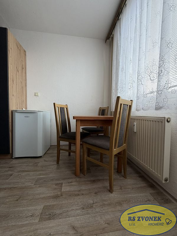 Pronájem bytu 1+1 32 m² – fotografie 4