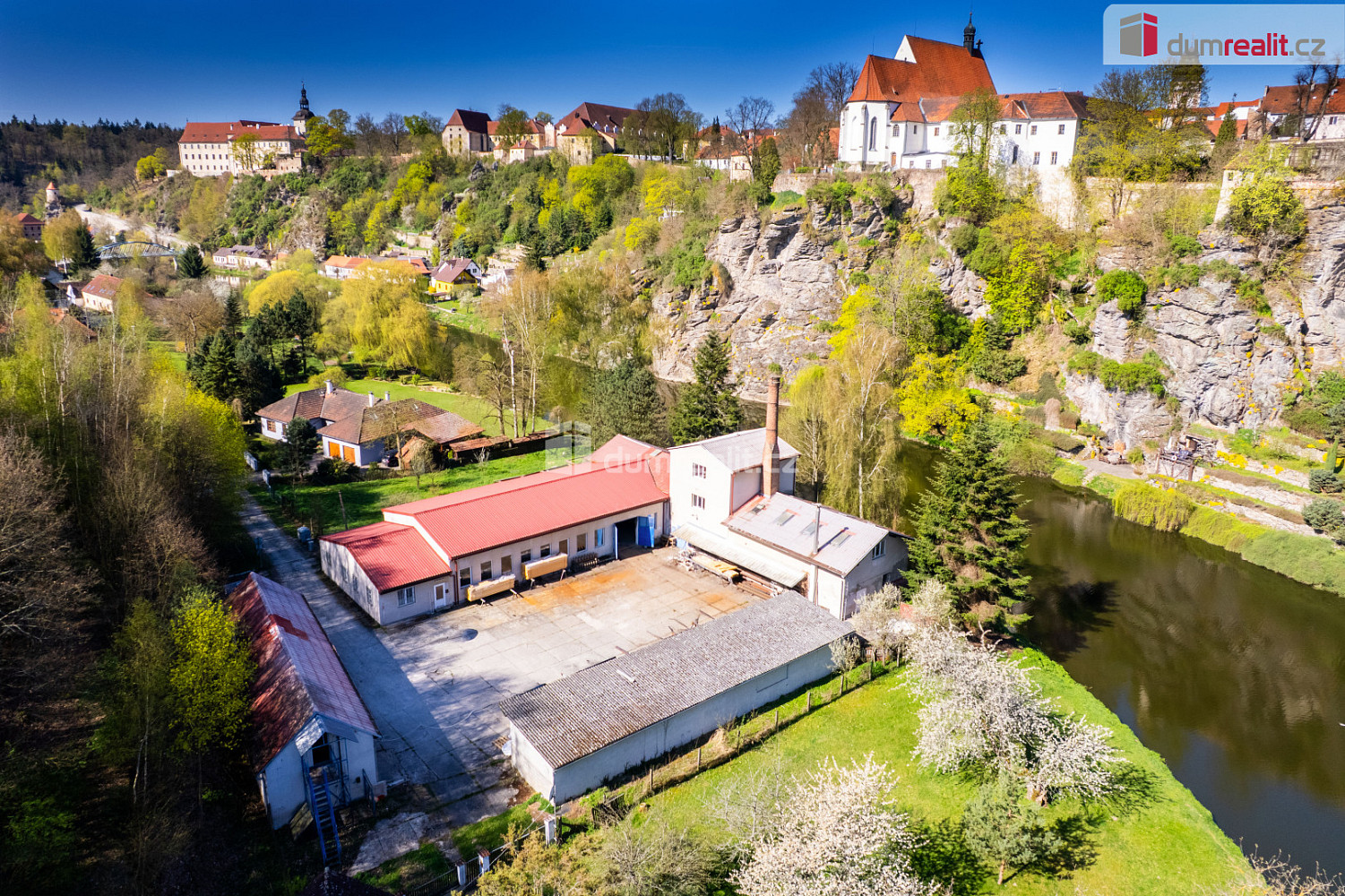 Prodej výrobních prostor 3 615 m²