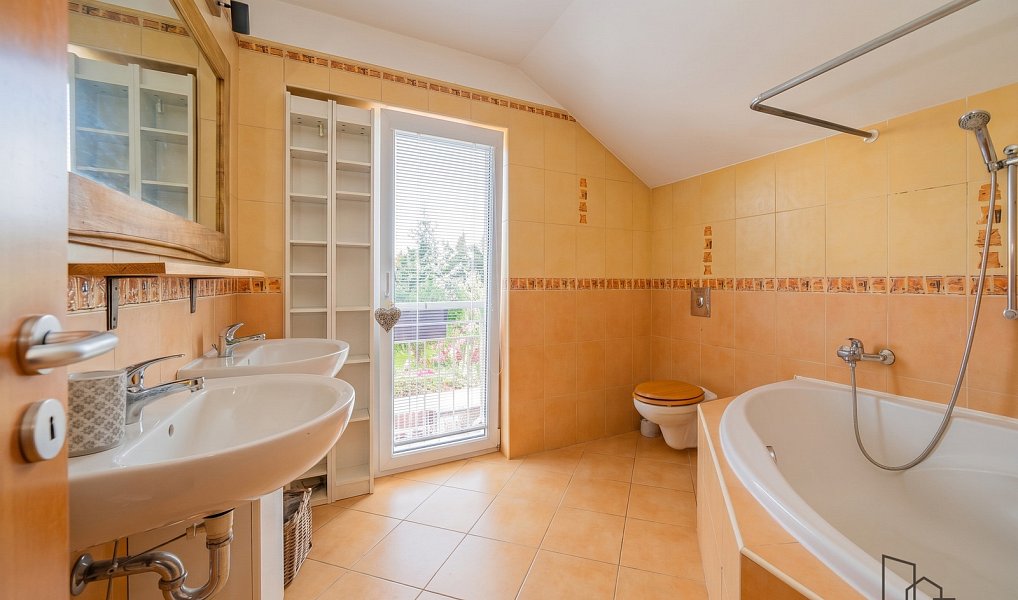 Prodej domu 123 m² s pozemkem 410 m², Bašť – náhled fotky 15
