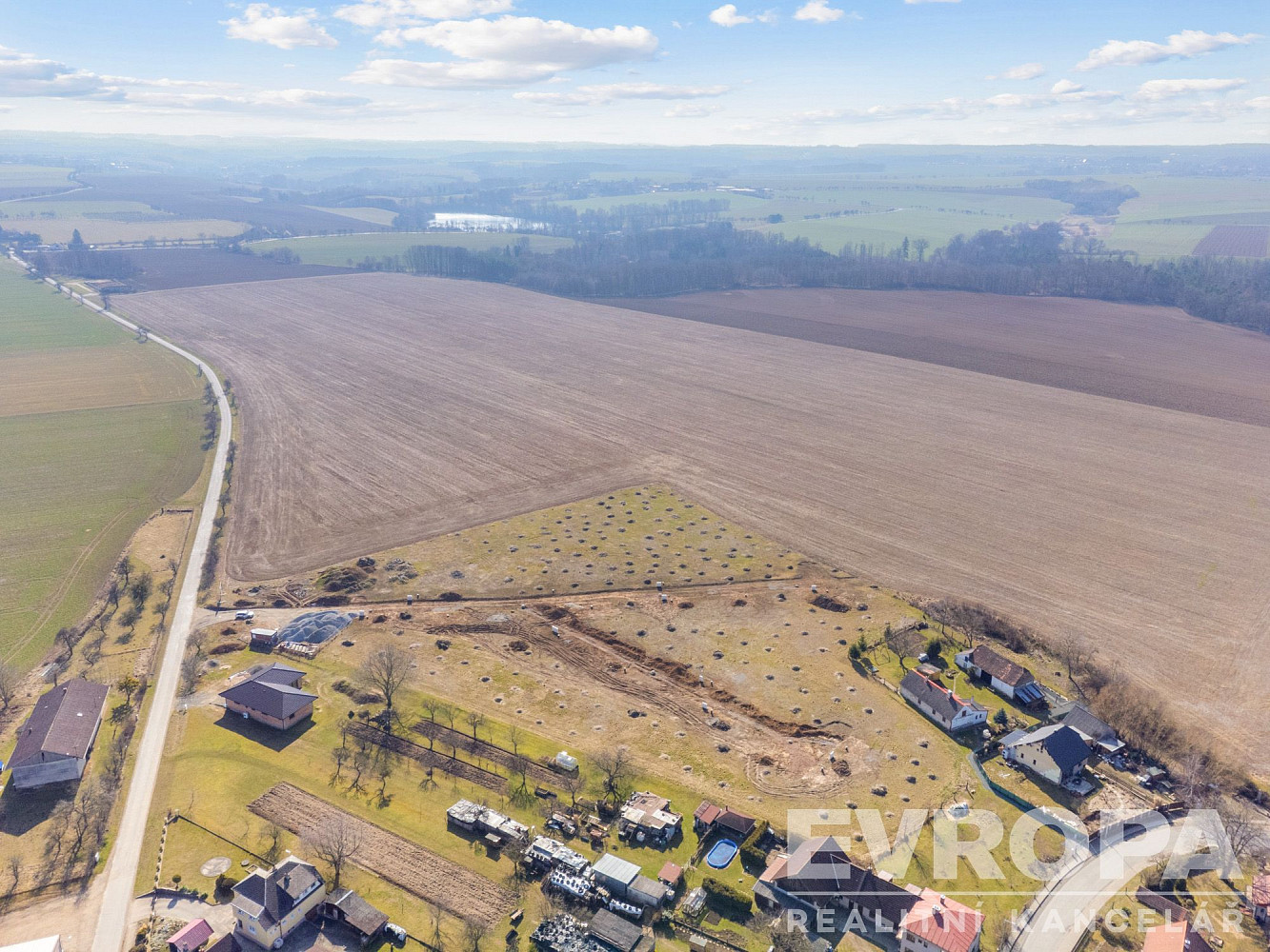 Prodej stavebního pozemku 817 m² – další