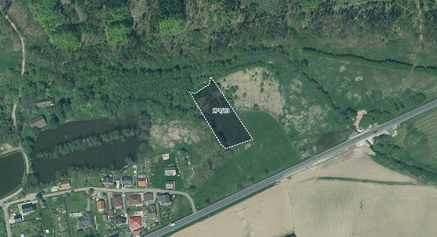 Prodej pole 5 992 m²