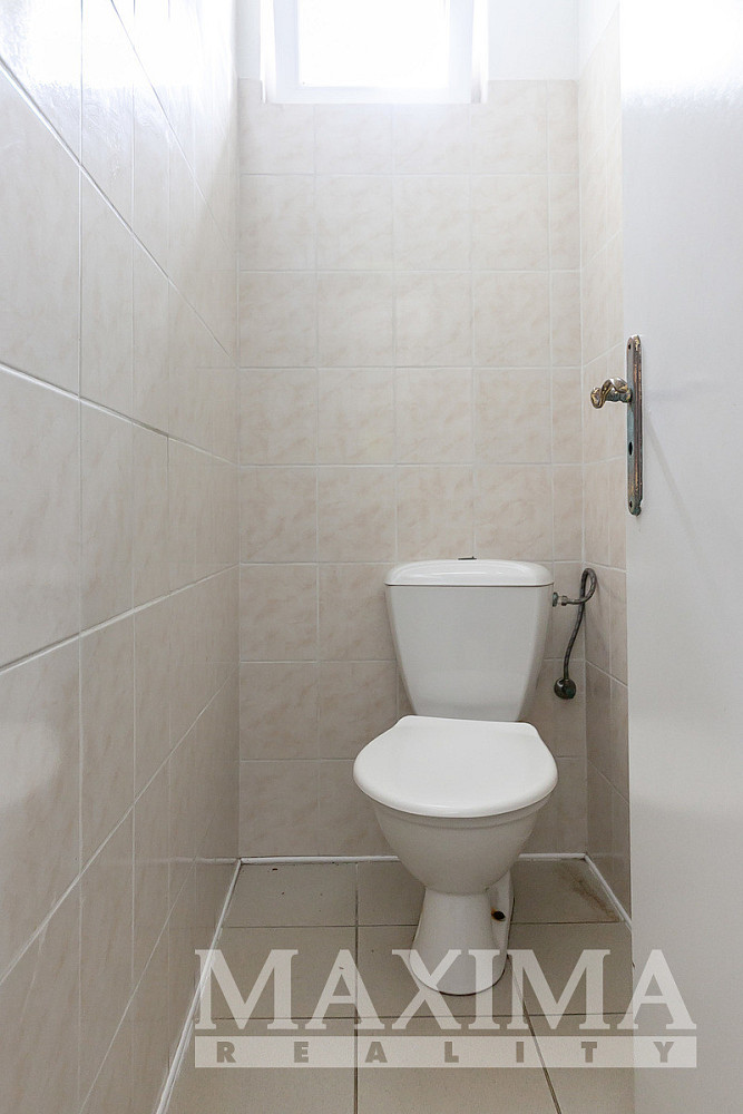 Prodej obchodních prostor 148 m² — photo 3