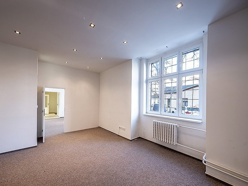 Pronájem obchodních prostor 78 m² — photo 2