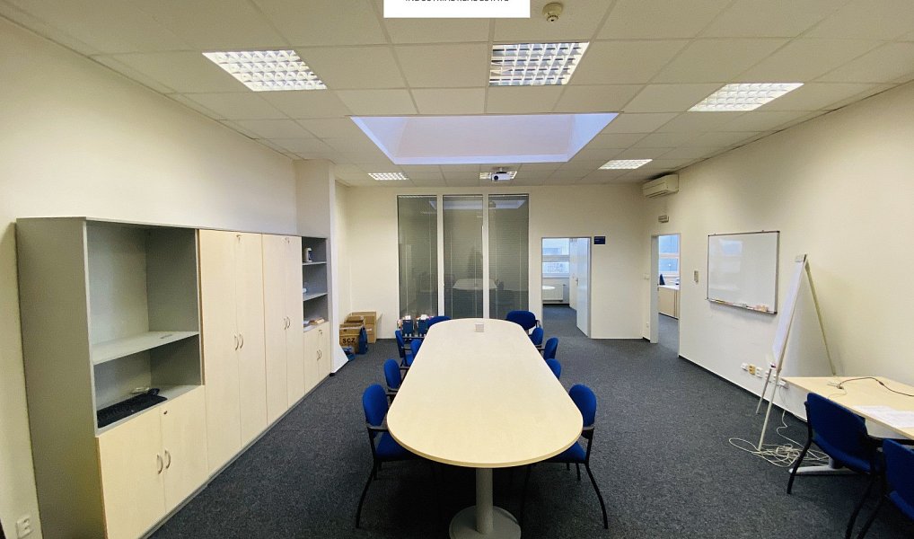 Pronájem skladovacích prostor 1 363 m², Vestec – náhled fotky 13