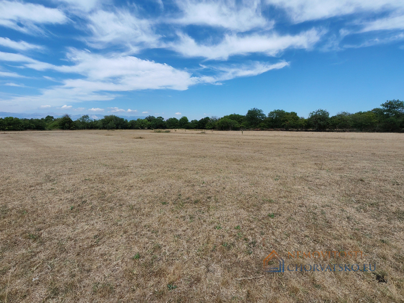 Prodej stavebního pozemku 3 590 m², Nin