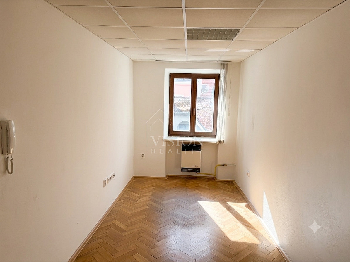 Pronájem kanceláře 36 m² – fotografie 3