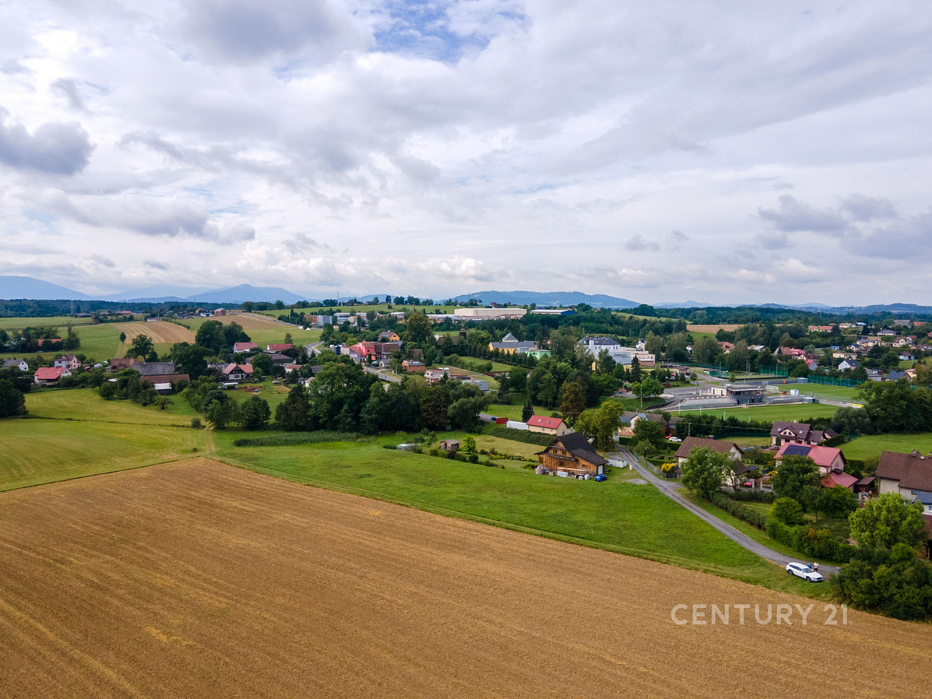 Prodej stavebního pozemku 1 811 m² – fotografie 3