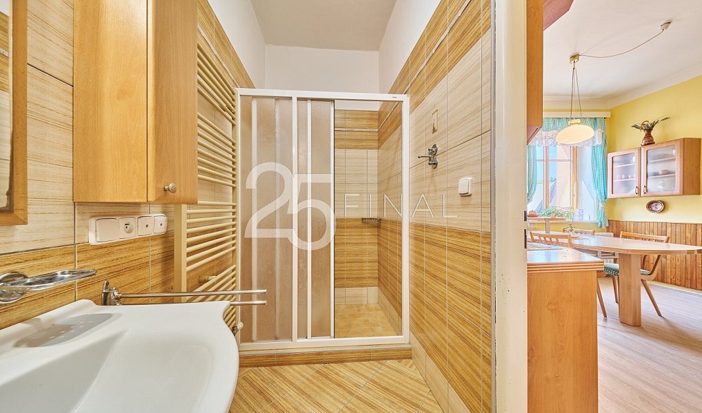 Prodej domu 199 m² s pozemkem 215 m², Úpice – náhled fotky 17