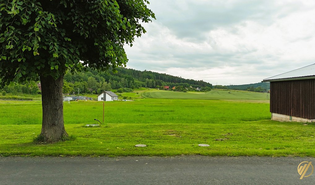Prodej stavebního pozemku 8 000 m², Podhradí – náhled fotky 2