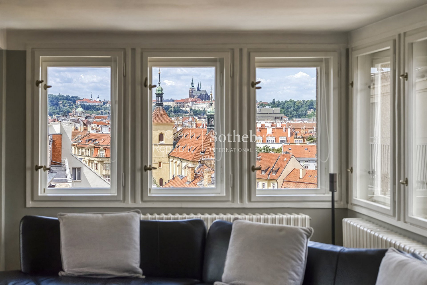 Pronájem bytu 3+kk 250 m² – fotografie 3