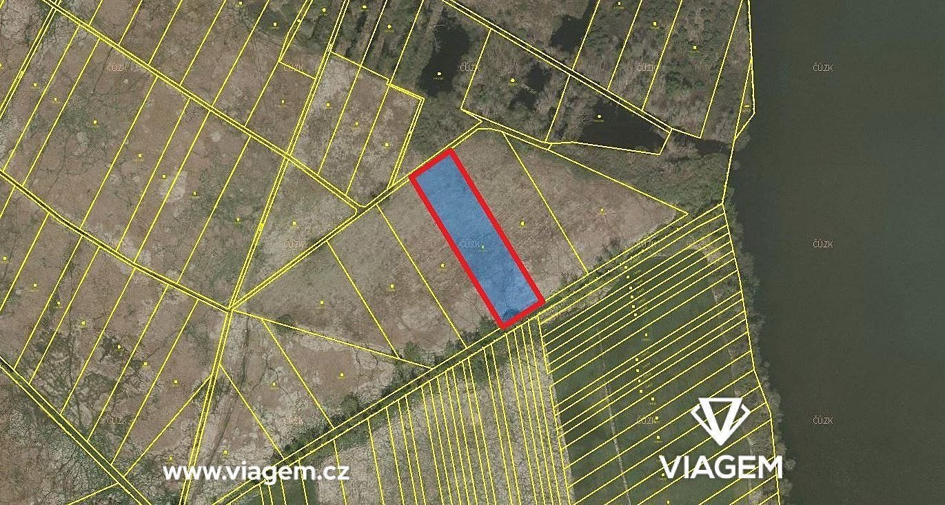 Prodej pole 2 695 m²