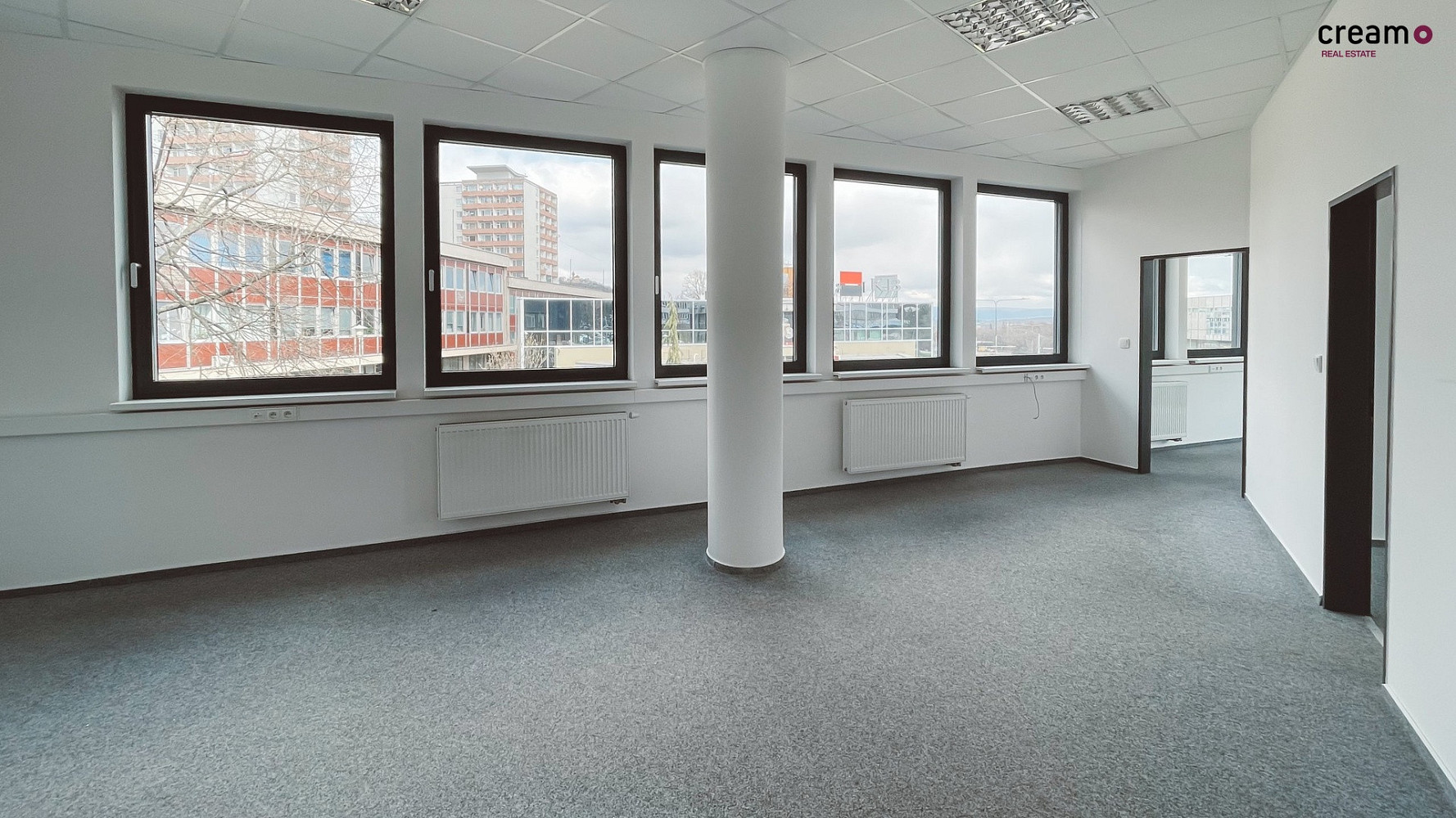 Pronájem kanceláře 72 m² – fotografie 2